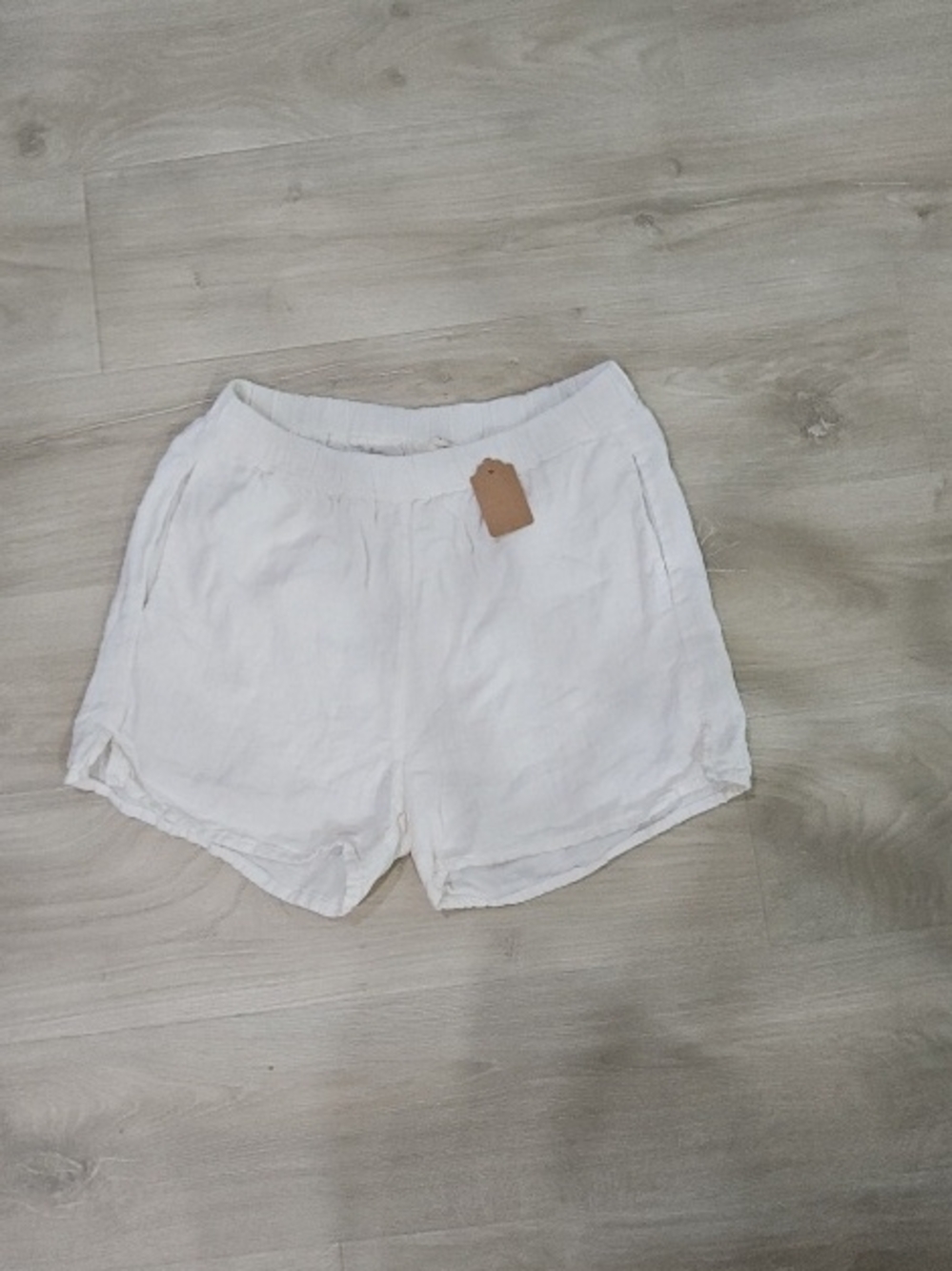 Women’s Casual Elastic-Waist White Linen Shorts|| Size M